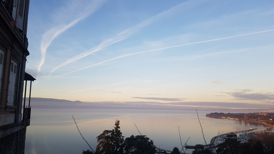 Office notarial avec vue lac